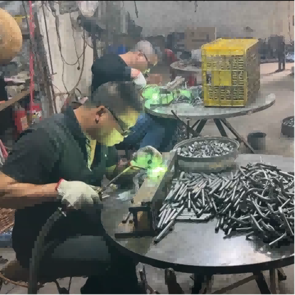 Katumpakan sa bawat curve: Gaano Malakas ang Mga Pag -iilaw ng Pag -iilaw Mga Matibay na Metal Tubes Para sa Mga Global Lighting Customer